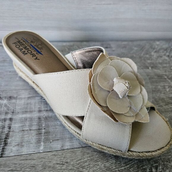 LifeStride Womens Beige Omega Wedge Sandal Flower Memory Foam Size 7M Boho Coast - Picture 2 of 16